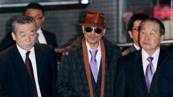 Cuộc đời “lập dị” của trùm mafia Nhật Bản: Ngày giết người, đêm làm thơ