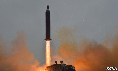 "Vũ khí hoàn hảo" giúp Triều Tiên tung đòn hạt nhân vào Mỹ