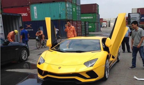 Siêu phẩm Lamborghini Aventador S đầu tiên về Việt Nam