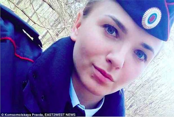 Nữ sinh cảnh sát Nga bị đuổi học vì từng sống cùng chó