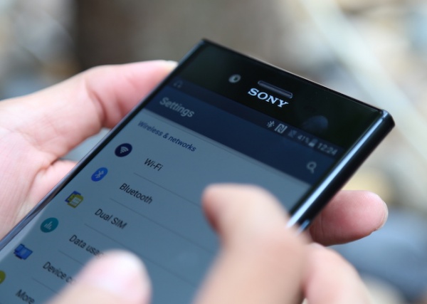 Sony công bố giá bán của smartphone "khủng" Xperia XZ Premium