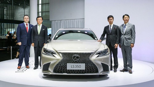 Lexus ra mắt thêm phiên bản LS 350 giá khoảng 3,3 tỷ đồng