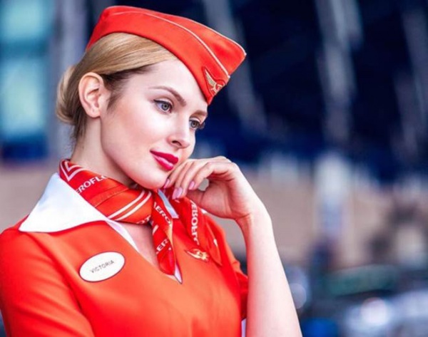 Tiếp viên hàng không Nga đã đẹp như hoa hậu còn quá dẻo