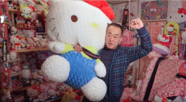 Choáng với bộ sưu tập hơn 10.000 Hello Kitty của cụ ông Nhật