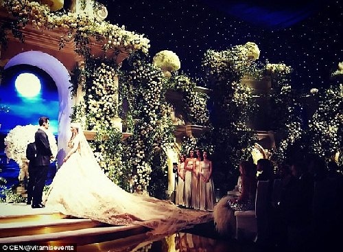 Tiệc cưới xa hoa 10 triệu USD của con gái tỷ phú Nga