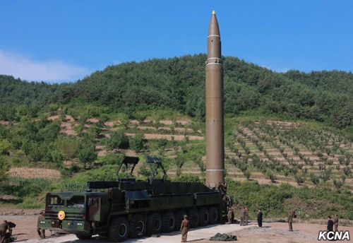 Vì sao Trump không tung đòn với tên lửa xuyên lục địa Triều Tiên?