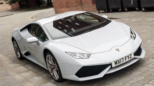 Lamborghini Huracan được cấp biển taxi ở Anh