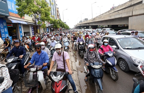 Người Việt ngày càng mua nhiều xe máy