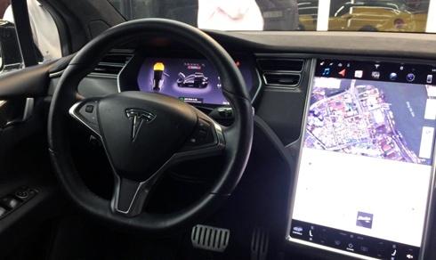 Tesla Model X - siêu xe điện của đại gia Sài Gòn