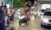 Người nước ngoài mô tả cảnh thót tim khi sang đường ở Việt Nam