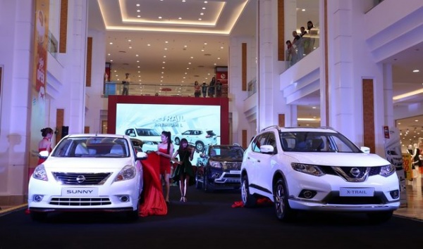 Nissan Việt Nam ra mắt X-Trail và Sunny bản mới, giá không đổi
