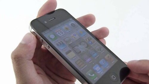 Apple sắp hầu tòa vì State Farm kiện iPhone 4s gây cháy nổ