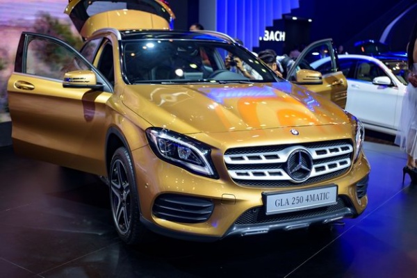 Mercedes GLA 2018 ở Việt Nam có giá từ 1,619 tỷ đồng
