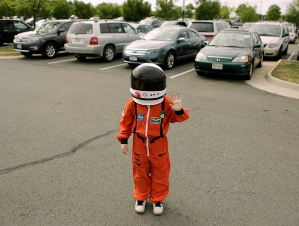 Cậu bé 9 tuổi xin làm "vệ binh bảo vệ dải ngân hà" ở NASA và cái kết
