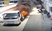 Tài xế liều mình lái xe tải bốc cháy ra khỏi khu dân cư