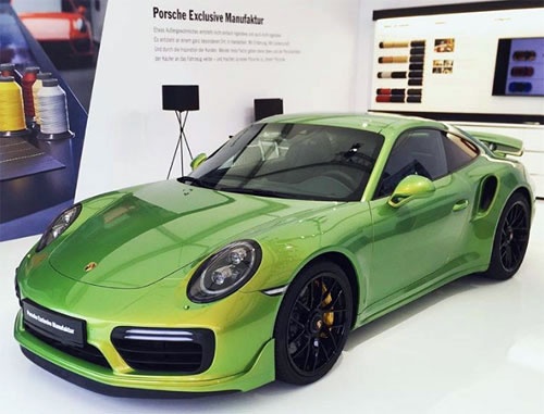 Màu sơn của Porsche 911 giá gần 100.000 USD
