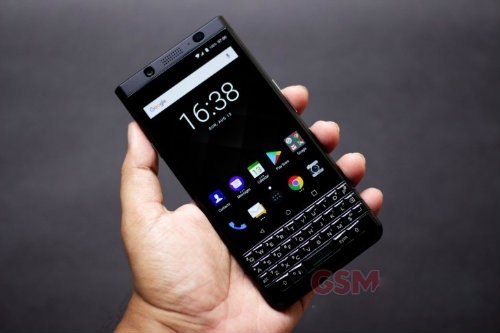 BlackBerry Keyone màu đen vũ trụ sắp về xứ cờ hoa