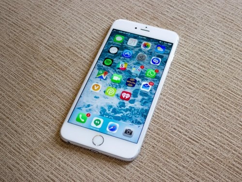 iPhone X sắp “lên kệ”, iPhone 6s vẫn rất "chát"