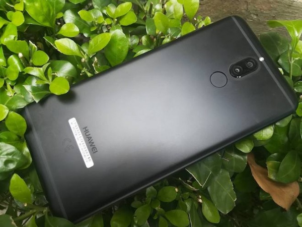 Rò rỉ ảnh rõ nét chiếc smartphone 4 camera đầu tiên của Huawei