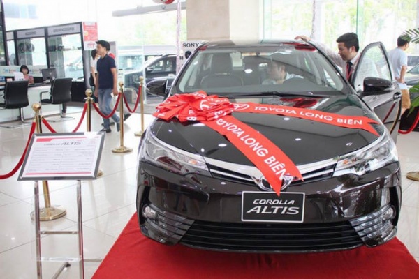 Giảm giá 40 triệu đồng, Toyota Corolla Altis 2.0V 2017 có gì?