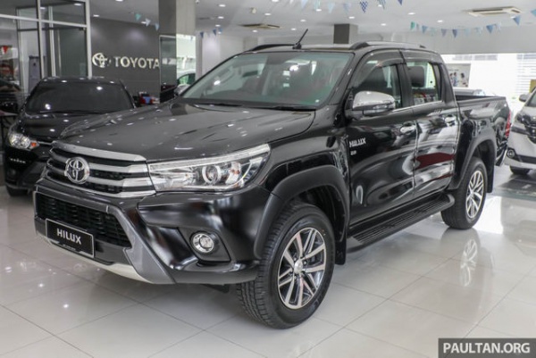Toyota Hilux nâng cấp có giá từ 469 triệu đồng