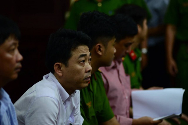 Phúc thẩm vụ VN Pharma: Bắt nguyên Tổng giám đốc Nguyễn Minh Hùng tại tòa