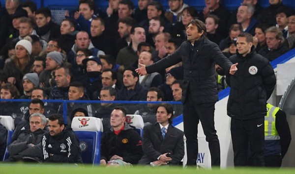 Chelsea loạn: Conte dẹp phản đồ, dễ bị "đâm" như Mourinho