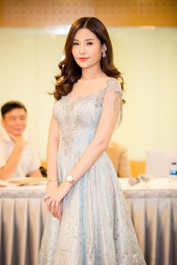 Nguyễn Thị Thành đáp trả phát ngôn "không can đảm tháo răng" của Hoa hậu Đại Dương