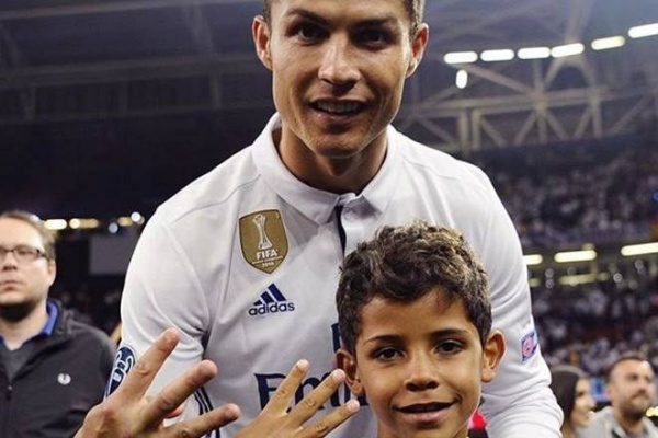 Tin HOT bóng đá tối 18/11: Con trai Ronaldo lập 2 hat-trick