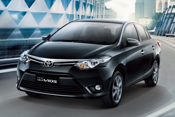 Đại lý Toyota tiếp tục giảm giá xe so với niêm yết