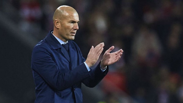 Tin HOT bóng đá sáng 4/12: Real sa sút, Zidane bị chê hèn nhát