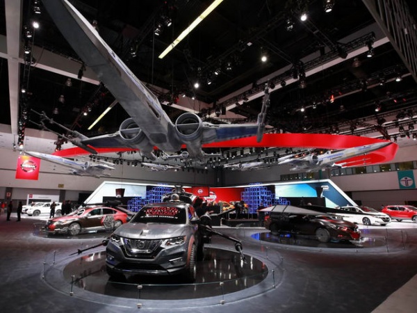 Nissan mang cả thế giới Star Wars đến LA Auto Show