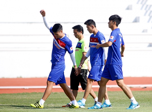 U23 Việt Nam: HLV Park Hang Seo "say nắng" với học trò