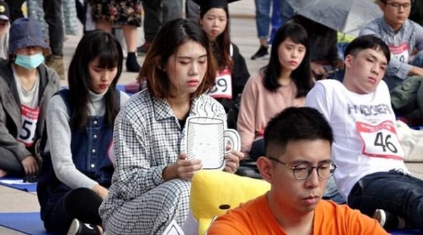 Kì dị cuộc thi “ngồi im như phỗng” như Đài Loan