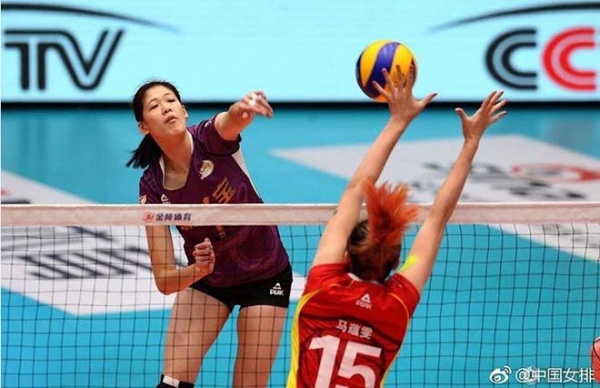 Trung Quốc có kỳ tài bóng chuyền: 17 tuổi, 1m92, 1 trận "nã" 45 điểm
