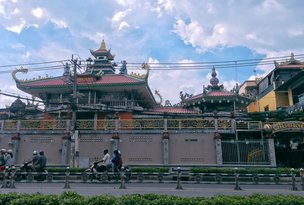 Ngôi chùa được gắn 30 tấn sành, sứ vỡ độc nhất Sài Gòn