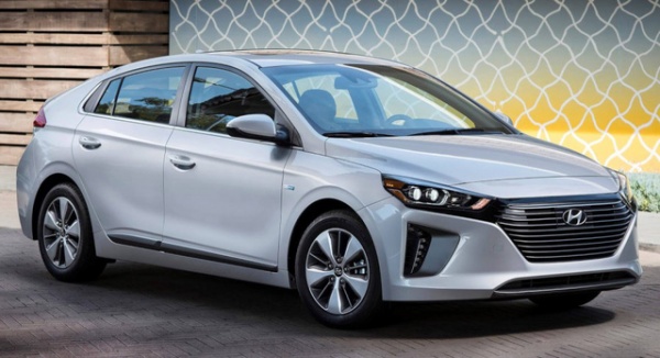 Hyundai Ioniq - Đối thủ tiềm năng của Toyota Prius