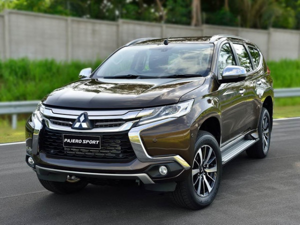Mitsubishi Pajero Sport tại Việt Nam tăng giá