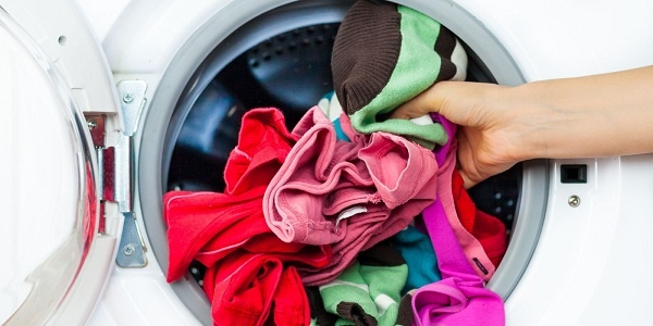 Giặt chung đồ trong máy giặt có bị lây bệnh tình dục?