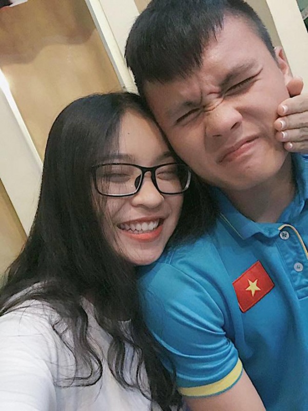 Người yêu Quang Hải – cô gái hạnh phúc nhất hôm nay!