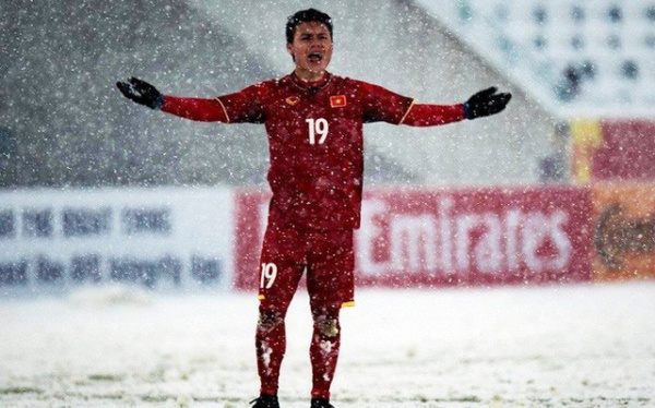 “Cầu vồng trong tuyết” của Quang Hải nhận giải bàn thắng đẹp nhất