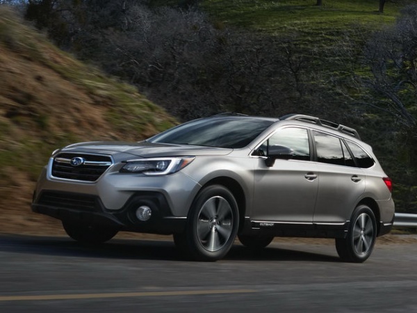 Subaru Outback 2018 có giá 1,4 tỷ đồng