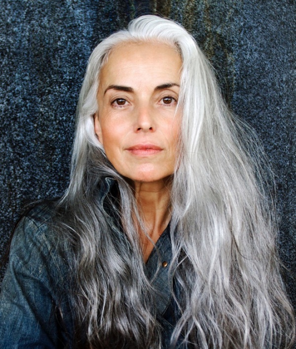 Yazemeenah Rossi: Người mẫu 63 tuổi trẻ mãi không già