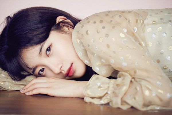 Suzy đẹp hút hồn trên tạp chí Trung Quốc sau khi thừa nhận hẹn hò