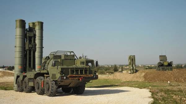 Hệ thống phòng không Nga diệt mục tiêu nhằm vào căn cứ không quân ở Syria