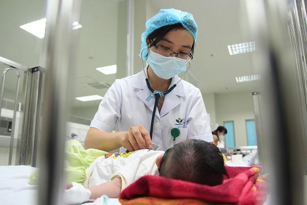 Hơn 70 trẻ mắc sởi được điều trị tại BV Nhi Trung ương, có trẻ bị biến chứng nặng