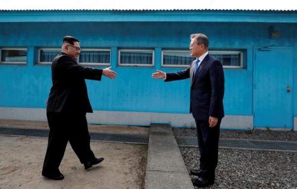 Những hình ảnh ấn tượng trong cuộc gặp lịch sử Hàn - Triều