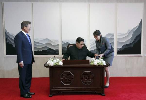 "Giải mã" nét chữ của ông Kim Jong-un khi gặp Tổng thống Hàn Quốc