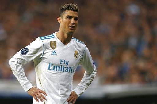 C.Ronaldo vượt qua Xavi, tiến gần kỷ lục ở Champions League