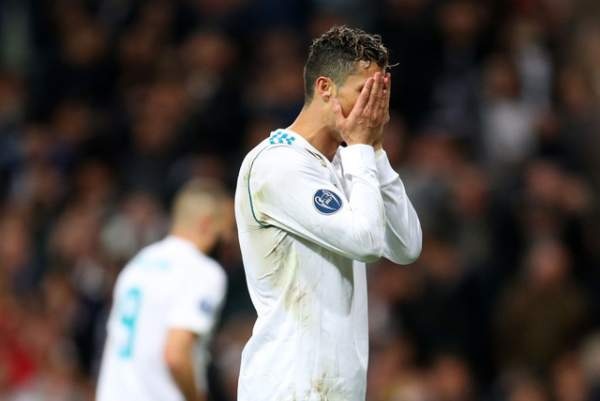 Bỏ lỡ cơ hội khó tin trước Bayern, C.Ronaldo hứng chịu chỉ trích dữ dội
